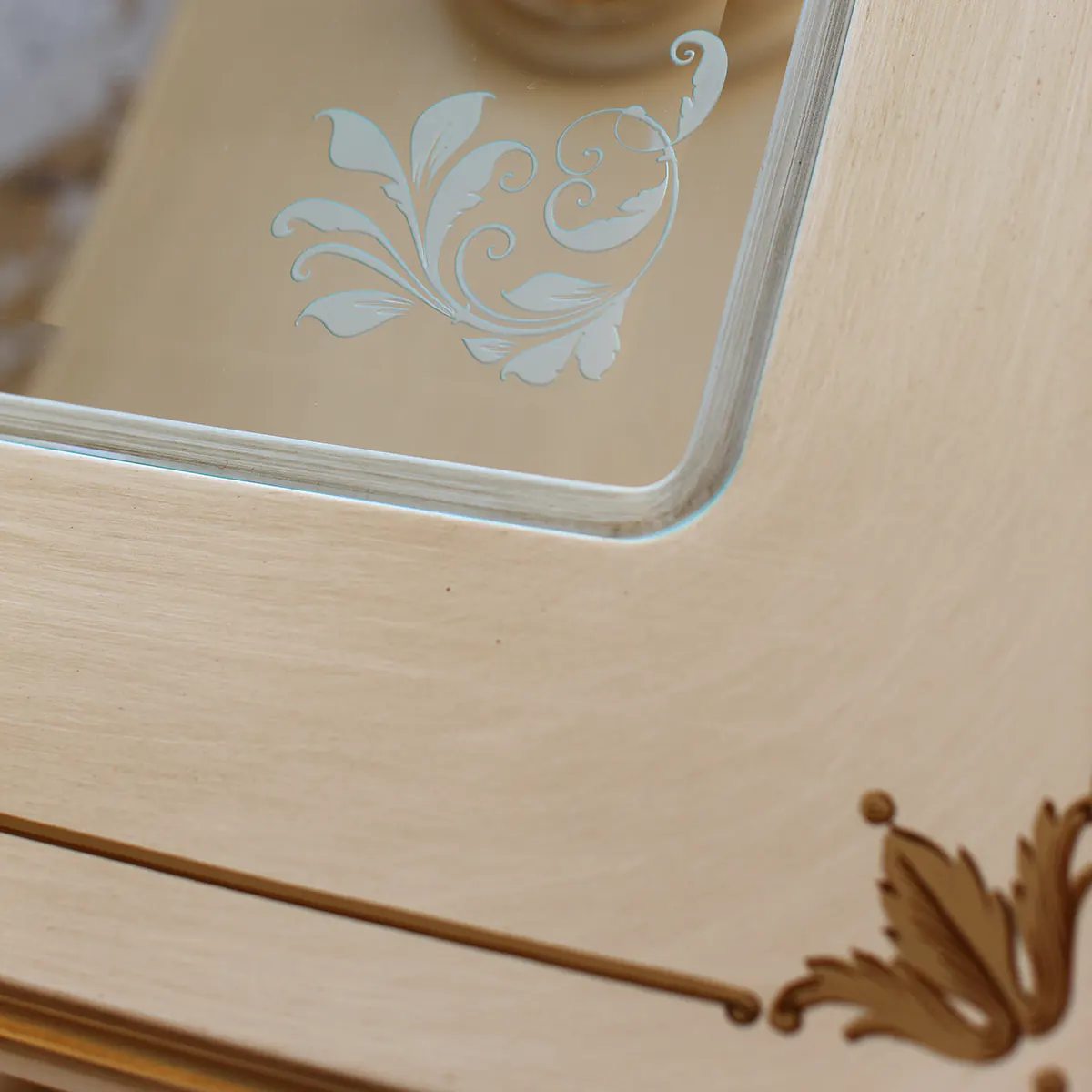 Elegant handmade wooden furniture detail with ornate glass inlay, crafted for luxury villas and palaces in Italy.