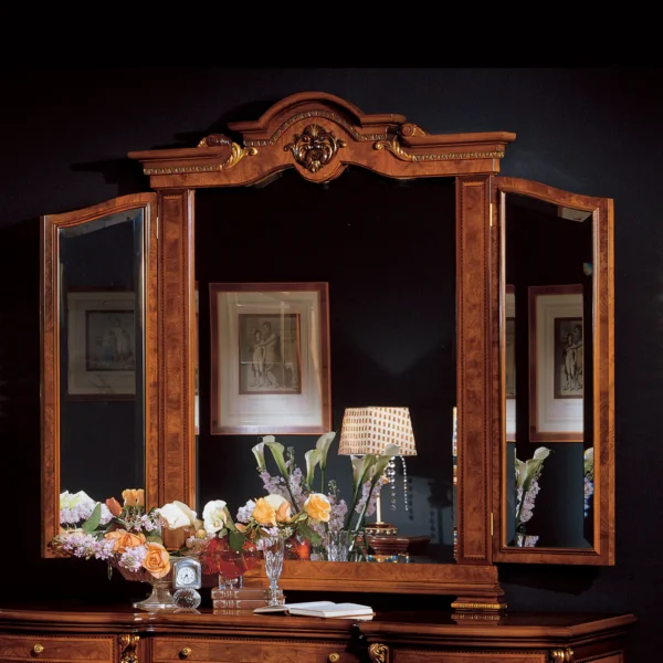 PRINCESSE three view mirror for makeup vanity dresser Specchiera da trucco Princesse, dettaglio intaglio floreale.