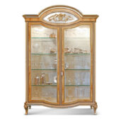 Handgefertigter italienischer Holzschrank mit Glastüren – ein elegantes Einrichtungselement für luxuriöse Villen und Paläste.