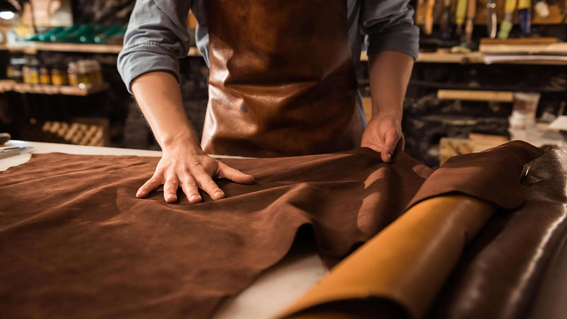 Кресла для домашнего кинотеатра Artigiano italiano lavora pelle di lusso per mobili eleganti e di design. Made in Italy.