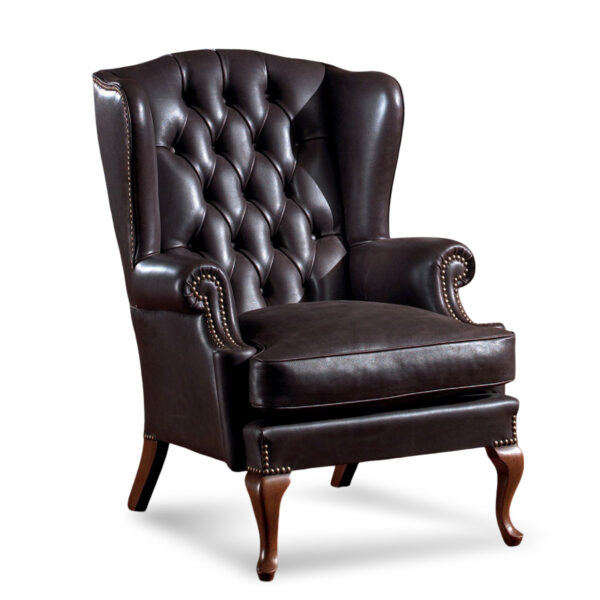 Sedia da lettura classica in pelle nera con schienale trapuntato e borchie decorative