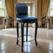 Sgabello da Bar in pelle nera con struttura in legno