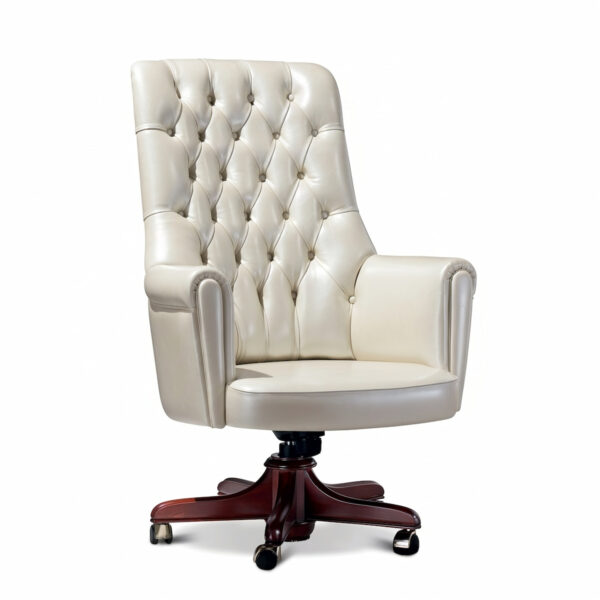 Poltrona direzionale in pelle trapuntata color avorio con base in legno massello prodotta da Marzorati