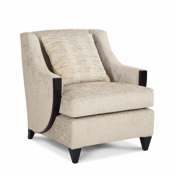 Poltrona moderna di lusso in tessuto beige con braccioli e gambe in legno scuro