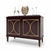 Роскошный дубовый буфет с инкрустацией, элементами из массива, отделкой сусальным золотом и элегантными латунными ручками, изготовленный вручную в Италии.