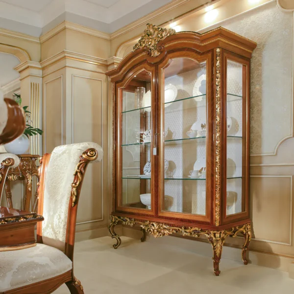 Carmen 2-door display cabinet with gold details, Marzorati collection