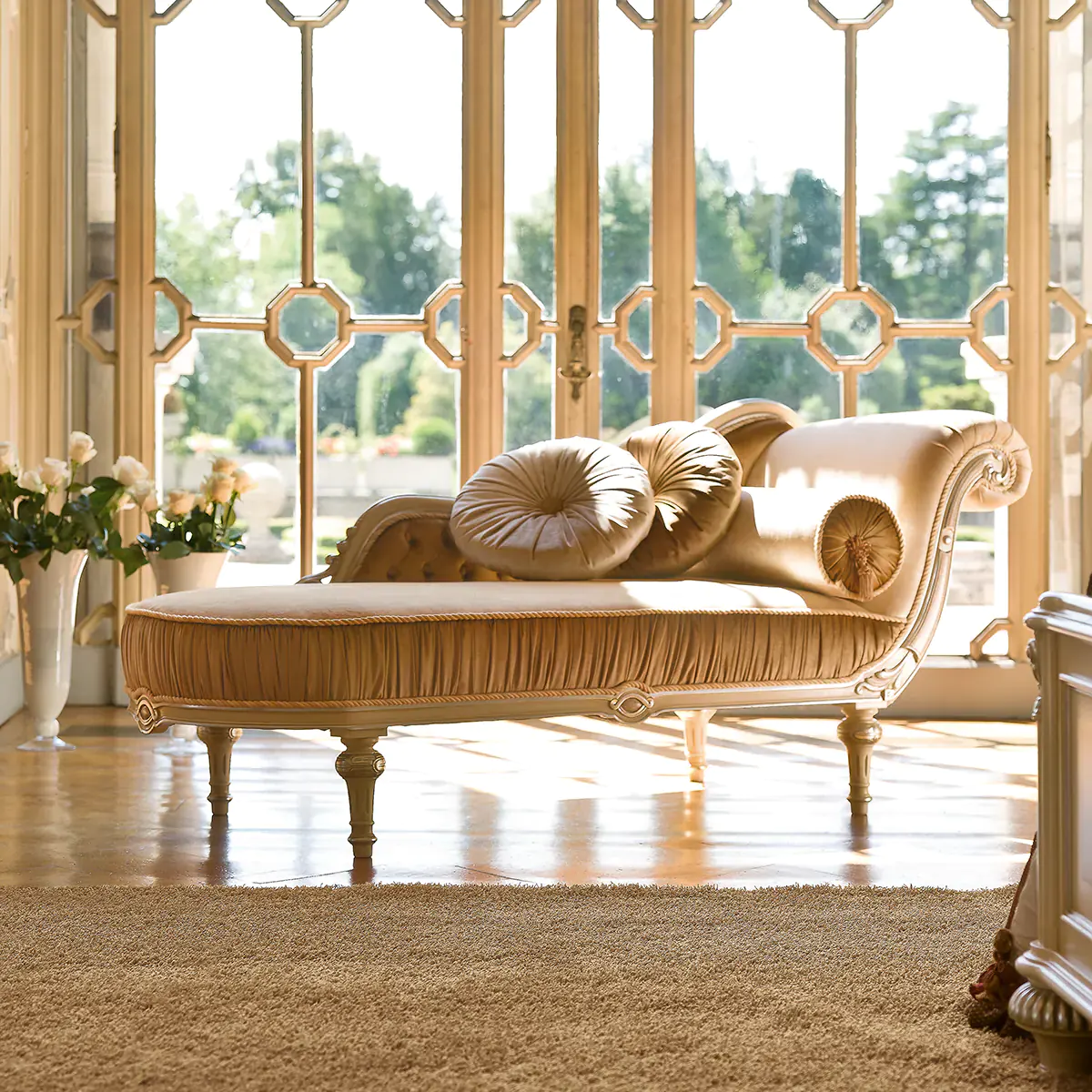 Eden Dormeuse Chaise Longue Right Eden right dormeuse in embroidered velvet with wood carvings, luxury interior