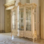 Louvre 3-door display cabinet in carved wood, luxury Italian craftsmanship.