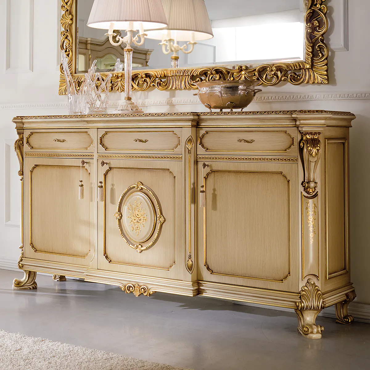 PRESTIGE sideboard Prestige 3-door sideboard with gold details.