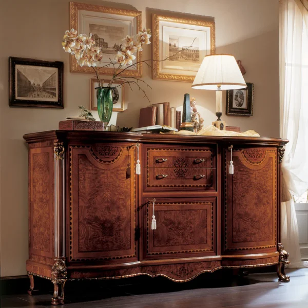 Princesse sideboard 3 doors in carved wood.