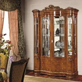 Reale display cabinet 2 doors in carved wood.